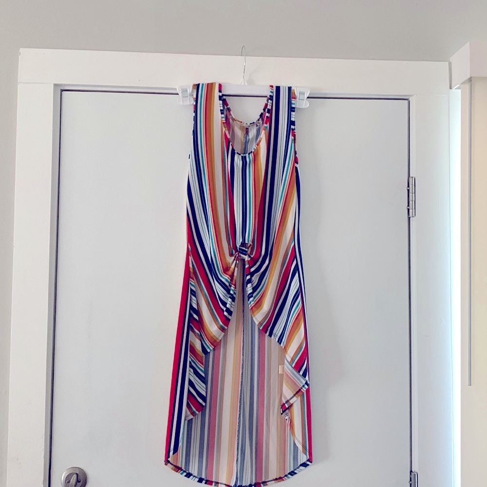Medium multicolor pinstriped shirt with tail.